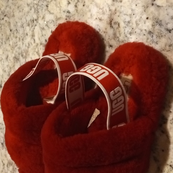 UGG - Picture 2 of 3